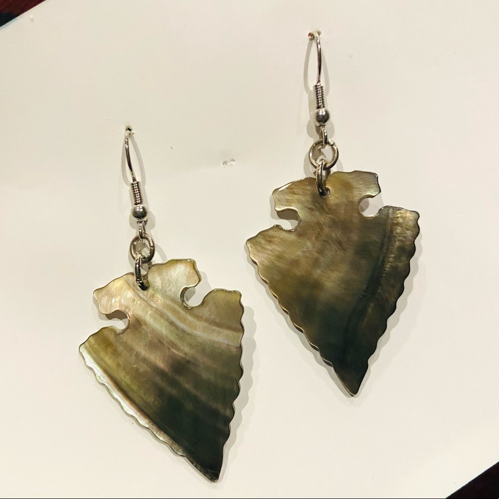 Arrowhead Wide Shell Earrings (assorted black color earrings )